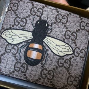 Men’s Gucci wallet
